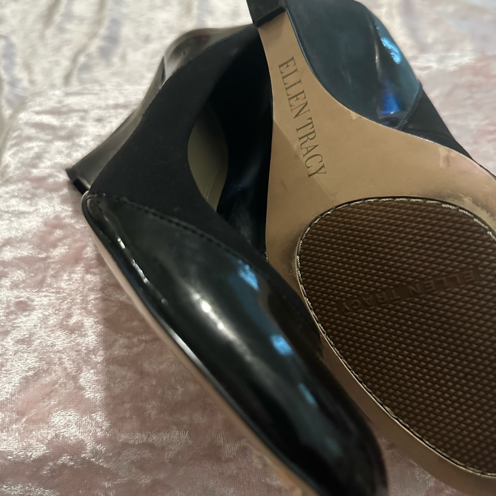 Ellen Tracy Black Patent Leather wedge pumps - Picture 6 of 8